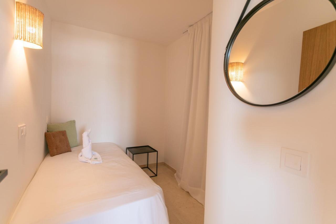 Beachfront Holiday Apartment Lotja 7 - Grupo Berna Colonia de Sant Jordi Bagian luar foto